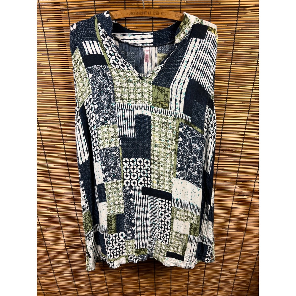 Cool Melon Large Sleeveless Patchwork V-Neck Top Navy Olive Green White